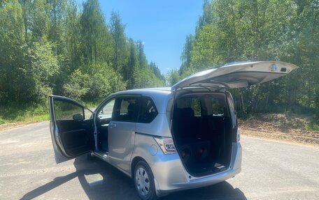 Honda Freed I, 2013 год, 1 350 000 рублей, 12 фотография
