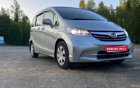 Honda Freed I, 2013 год, 1 350 000 рублей, 2 фотография