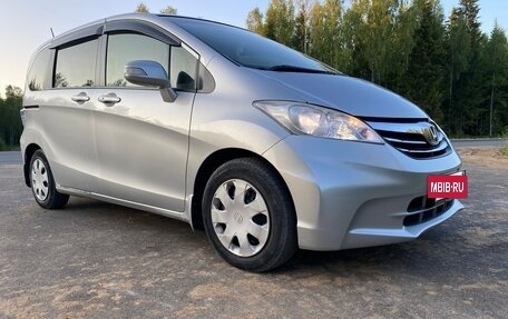Honda Freed I, 2013 год, 1 350 000 рублей, 3 фотография