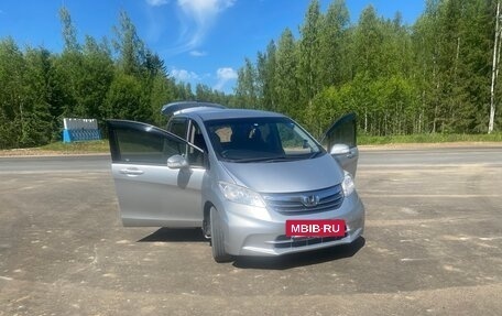 Honda Freed I, 2013 год, 1 350 000 рублей, 11 фотография
