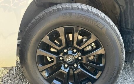 Toyota Land Cruiser Prado 150 рестайлинг 2, 2022 год, 3 950 000 рублей, 21 фотография