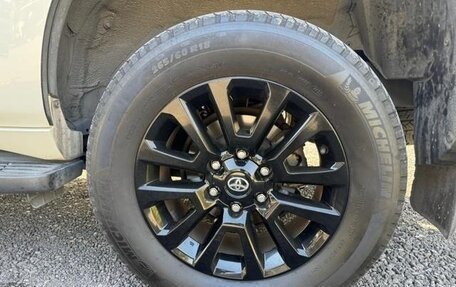 Toyota Land Cruiser Prado 150 рестайлинг 2, 2022 год, 3 950 000 рублей, 23 фотография