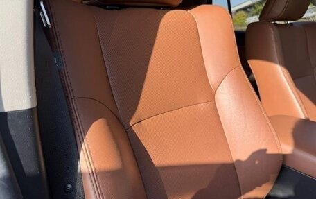 Toyota Land Cruiser Prado 150 рестайлинг 2, 2022 год, 3 950 000 рублей, 32 фотография