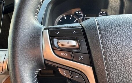Toyota Land Cruiser Prado 150 рестайлинг 2, 2022 год, 3 950 000 рублей, 36 фотография