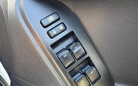 Toyota Land Cruiser Prado 150 рестайлинг 2, 2022 год, 3 950 000 рублей, 28 фотография