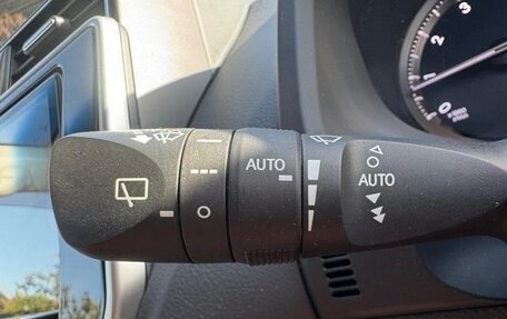 Toyota Land Cruiser Prado 150 рестайлинг 2, 2022 год, 3 950 000 рублей, 39 фотография