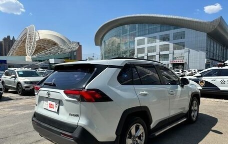 Toyota RAV4, 2021 год, 2 450 000 рублей, 5 фотография