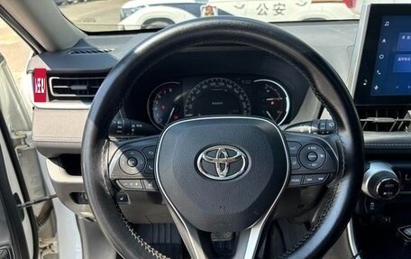 Toyota RAV4, 2021 год, 2 450 000 рублей, 11 фотография