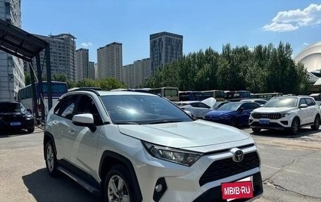 Toyota RAV4, 2021 год, 2 450 000 рублей, 3 фотография