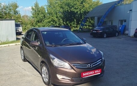 Hyundai Solaris II рестайлинг, 2015 год, 998 000 рублей, 2 фотография