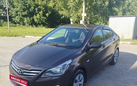 Hyundai Solaris II рестайлинг, 2015 год, 998 000 рублей, 3 фотография