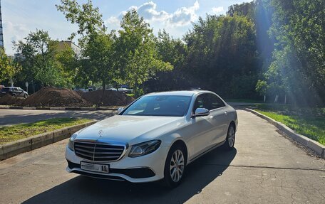 Mercedes-Benz E-Класс, 2020 год, 4 000 000 рублей, 3 фотография