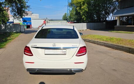 Mercedes-Benz E-Класс, 2020 год, 4 000 000 рублей, 8 фотография