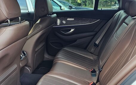 Mercedes-Benz E-Класс, 2020 год, 4 000 000 рублей, 26 фотография
