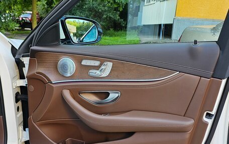 Mercedes-Benz E-Класс, 2020 год, 4 000 000 рублей, 27 фотография