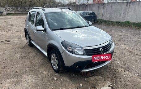 Renault Sandero I, 2014 год, 825 000 рублей, 2 фотография