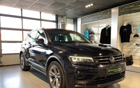 Volkswagen Tiguan II, 2018 год, 2 750 000 рублей, 2 фотография