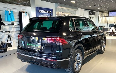 Volkswagen Tiguan II, 2018 год, 2 750 000 рублей, 4 фотография