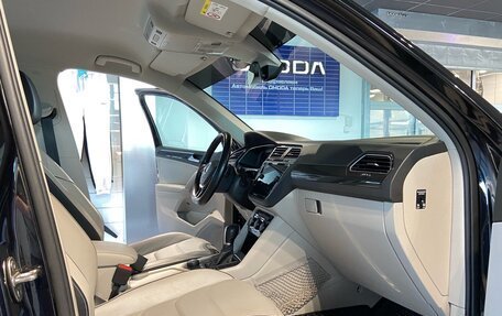 Volkswagen Tiguan II, 2018 год, 2 750 000 рублей, 10 фотография