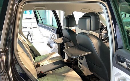Volkswagen Tiguan II, 2018 год, 2 750 000 рублей, 13 фотография