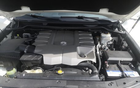 Toyota Land Cruiser 200, 2012 год, 4 650 000 рублей, 21 фотография
