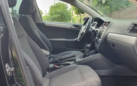 Volkswagen Jetta VI, 2011 год, 650 000 рублей, 8 фотография