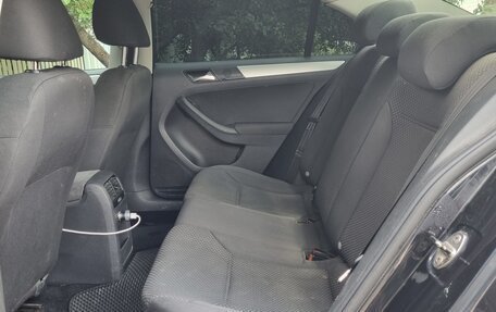 Volkswagen Jetta VI, 2011 год, 650 000 рублей, 13 фотография