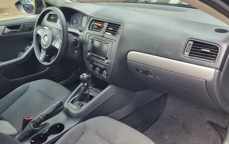 Volkswagen Jetta VI, 2011 год, 650 000 рублей, 7 фотография