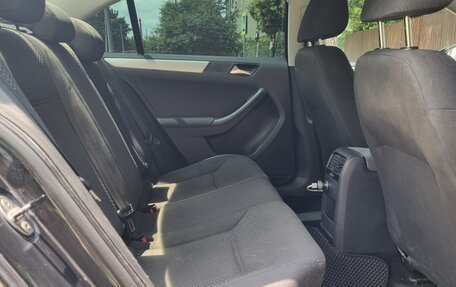 Volkswagen Jetta VI, 2011 год, 650 000 рублей, 15 фотография