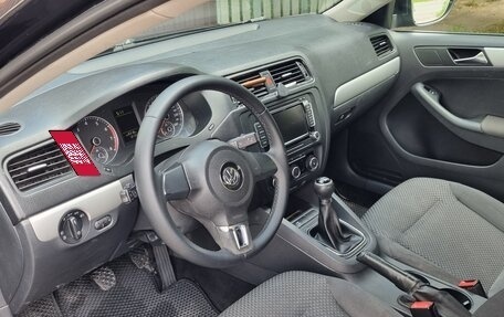 Volkswagen Jetta VI, 2011 год, 650 000 рублей, 10 фотография