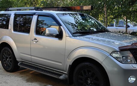 Nissan Pathfinder, 2011 год, 1 750 000 рублей, 3 фотография