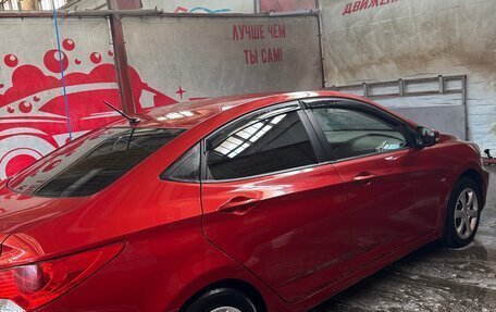 Hyundai Solaris II рестайлинг, 2012 год, 870 000 рублей, 2 фотография