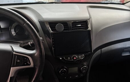 Hyundai Solaris II рестайлинг, 2012 год, 870 000 рублей, 5 фотография