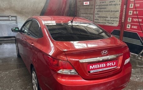 Hyundai Solaris II рестайлинг, 2012 год, 870 000 рублей, 8 фотография