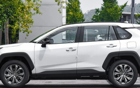 Toyota RAV4, 2024 год, 3 680 000 рублей, 4 фотография