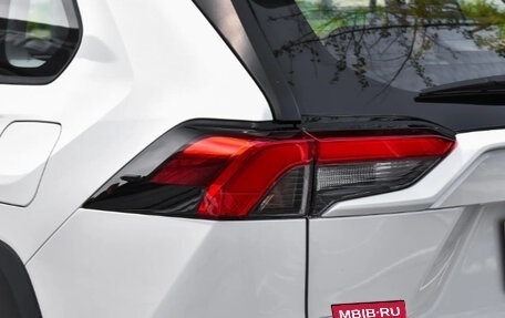 Toyota RAV4, 2024 год, 3 680 000 рублей, 10 фотография