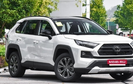 Toyota RAV4, 2024 год, 3 680 000 рублей, 3 фотография