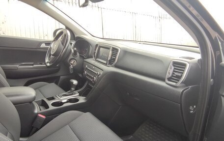 KIA Sportage IV рестайлинг, 2018 год, 2 000 000 рублей, 6 фотография