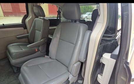 Volkswagen Routan, 2012 год, 1 400 000 рублей, 5 фотография