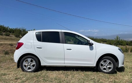 Renault Sandero II рестайлинг, 2014 год, 630 000 рублей, 3 фотография