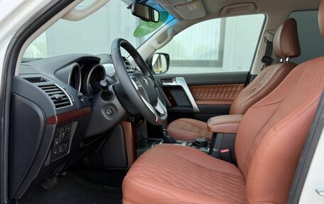 Toyota Land Cruiser Prado 150 рестайлинг 2, 2014 год, 3 820 000 рублей, 10 фотография