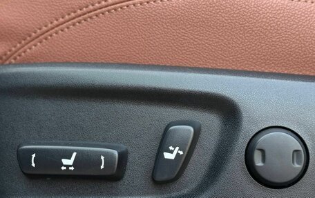 Toyota Land Cruiser Prado 150 рестайлинг 2, 2014 год, 3 820 000 рублей, 12 фотография