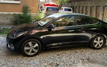 Hyundai Solaris II рестайлинг, 2018 год, 989 000 рублей, 11 фотография
