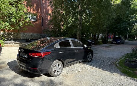 Hyundai Solaris II рестайлинг, 2018 год, 989 000 рублей, 10 фотография