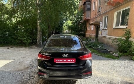 Hyundai Solaris II рестайлинг, 2018 год, 989 000 рублей, 4 фотография