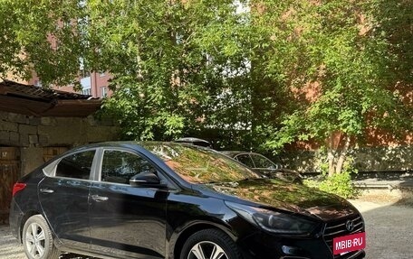 Hyundai Solaris II рестайлинг, 2018 год, 989 000 рублей, 2 фотография