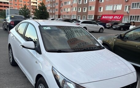 Hyundai Solaris II рестайлинг, 2022 год, 1 520 000 рублей, 5 фотография