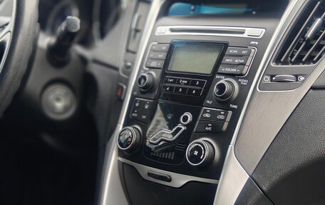 Hyundai Sonata VI, 2010 год, 940 000 рублей, 18 фотография