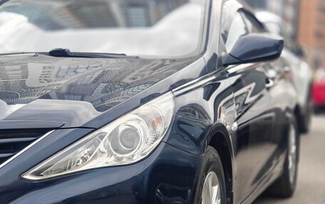 Hyundai Sonata VI, 2010 год, 940 000 рублей, 21 фотография