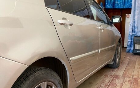Toyota Corolla, 2004 год, 650 000 рублей, 7 фотография